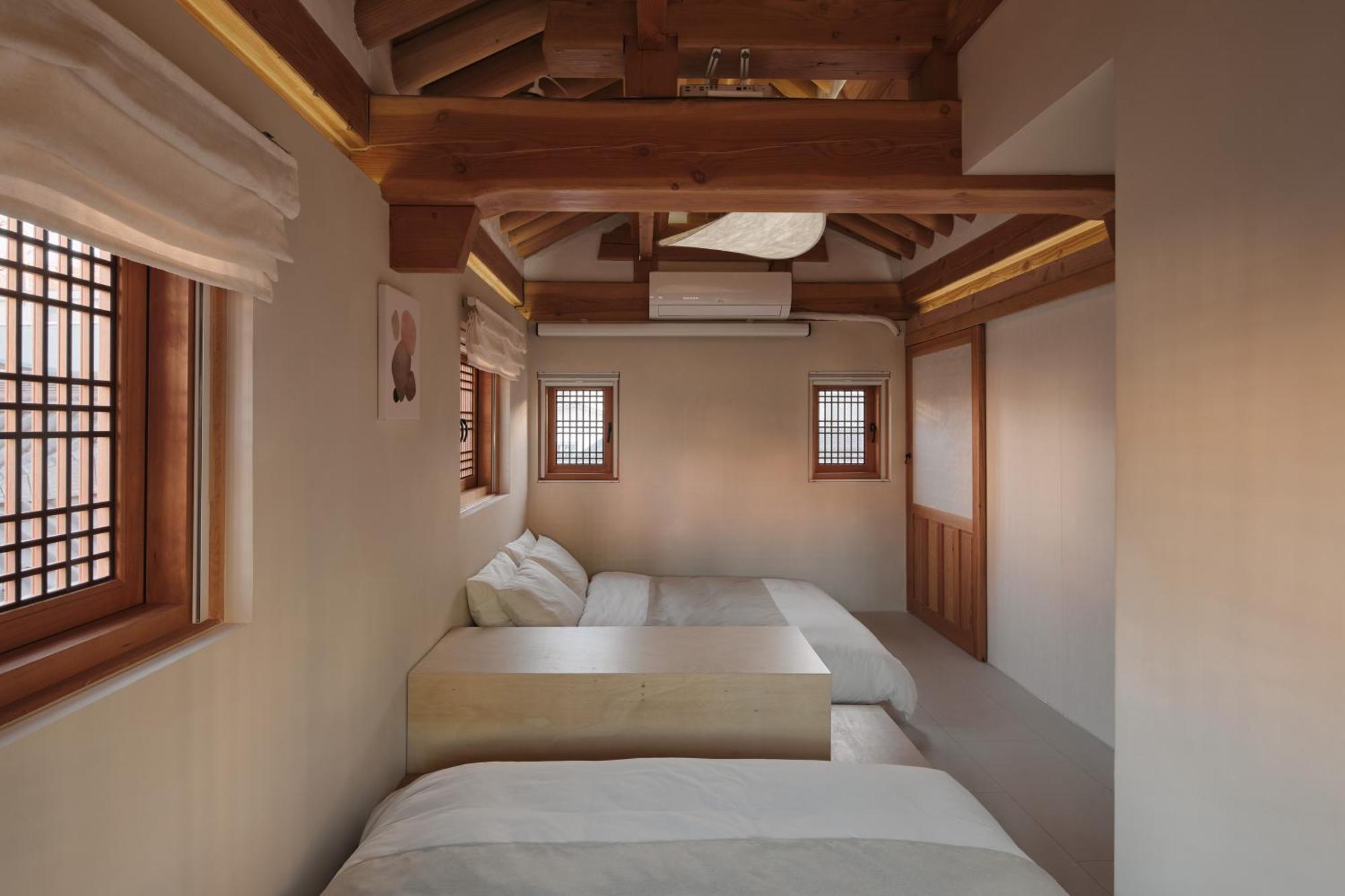 The Korean Traditional Hanok In Downtown Seoul For Convenient Public Transportation - Seoul Ari Экстерьер фото