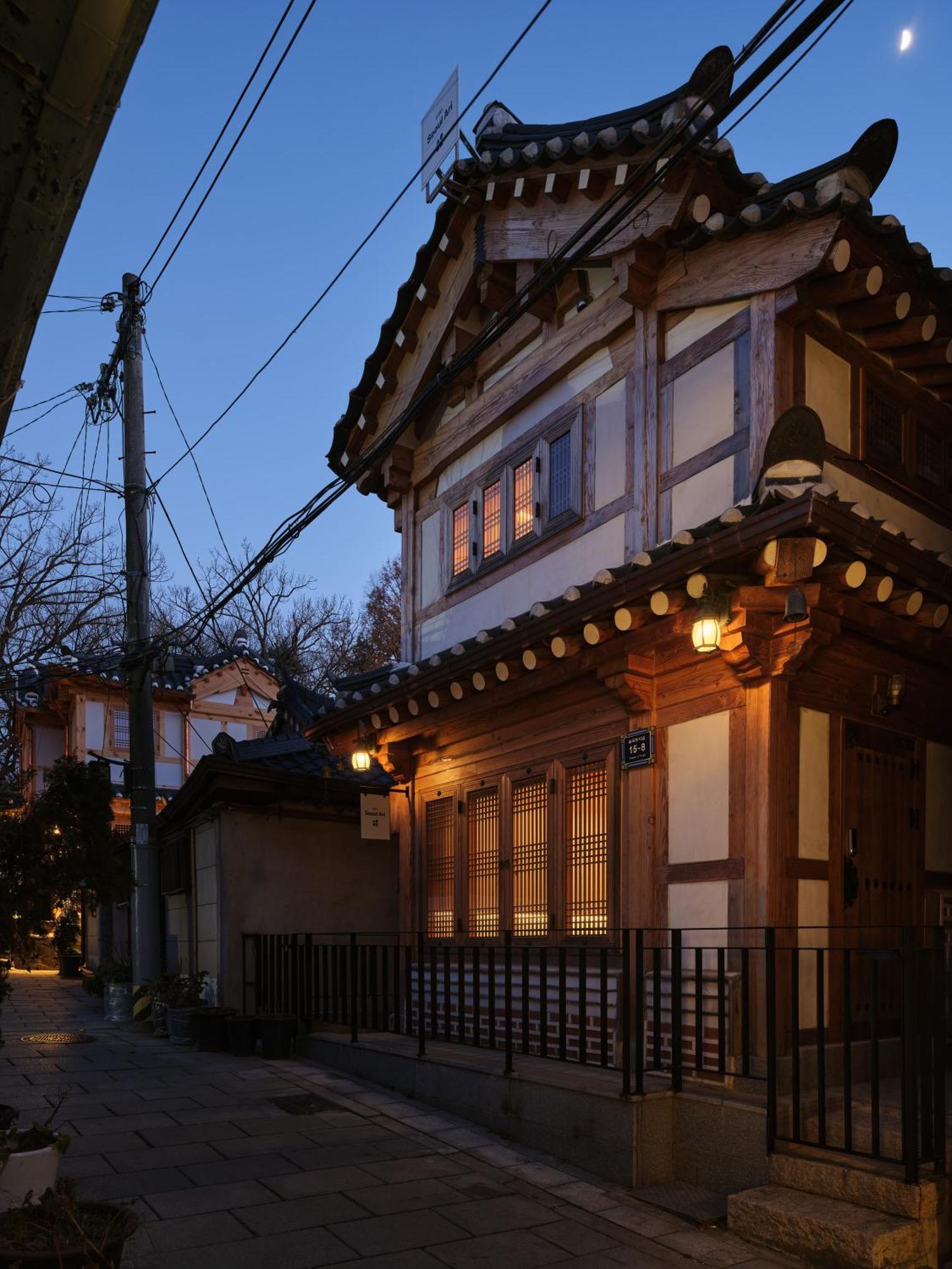 The Korean Traditional Hanok In Downtown Seoul For Convenient Public Transportation - Seoul Ari Экстерьер фото