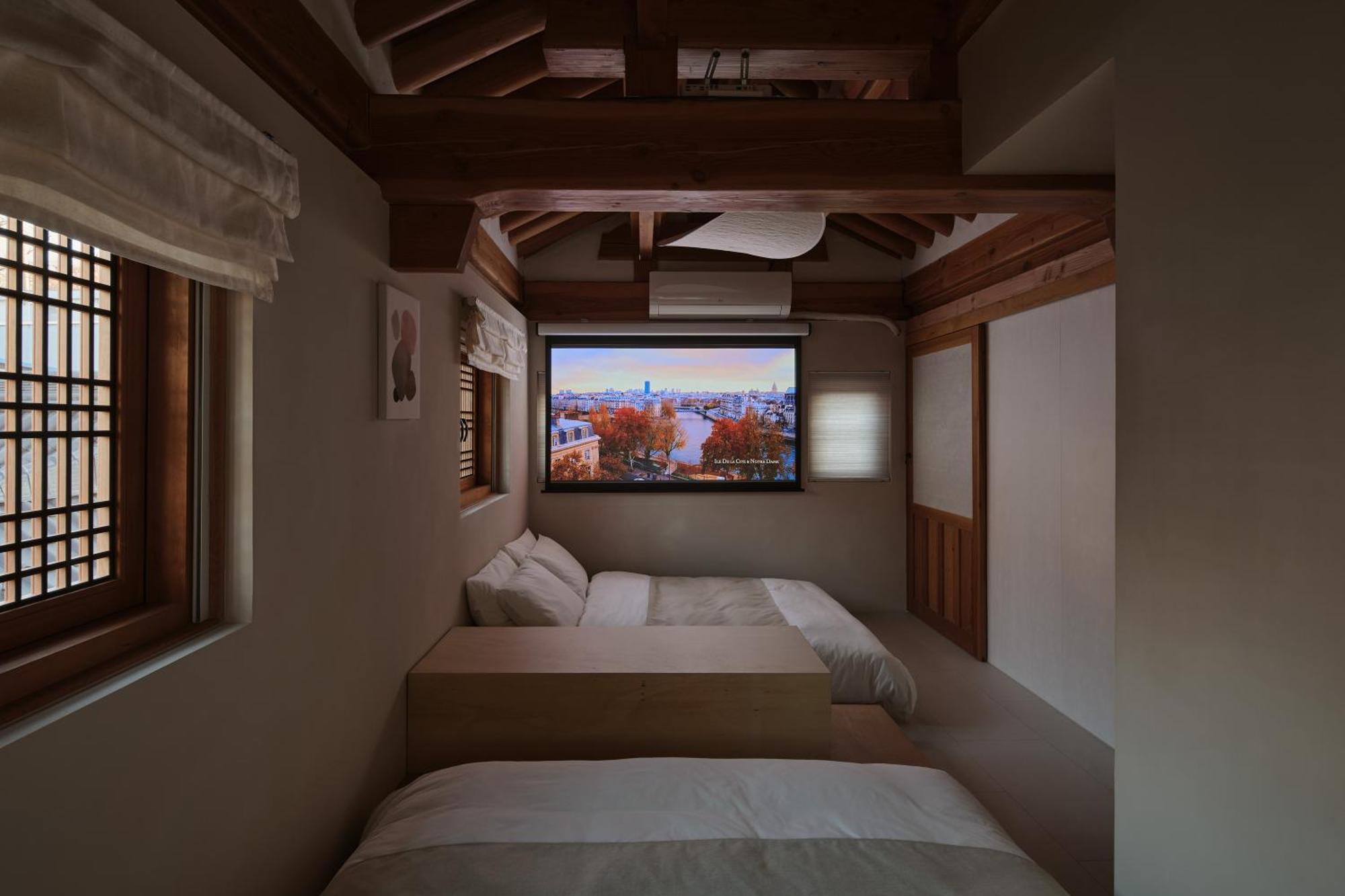 The Korean Traditional Hanok In Downtown Seoul For Convenient Public Transportation - Seoul Ari Экстерьер фото